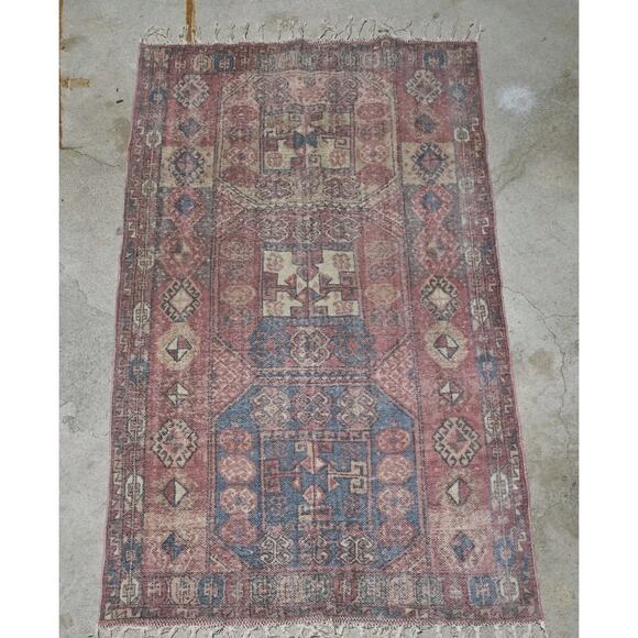 Urban Outfitters Akara Brushed Rug Fringe 3 x 5 Feet Rug - Picture 6 of 6